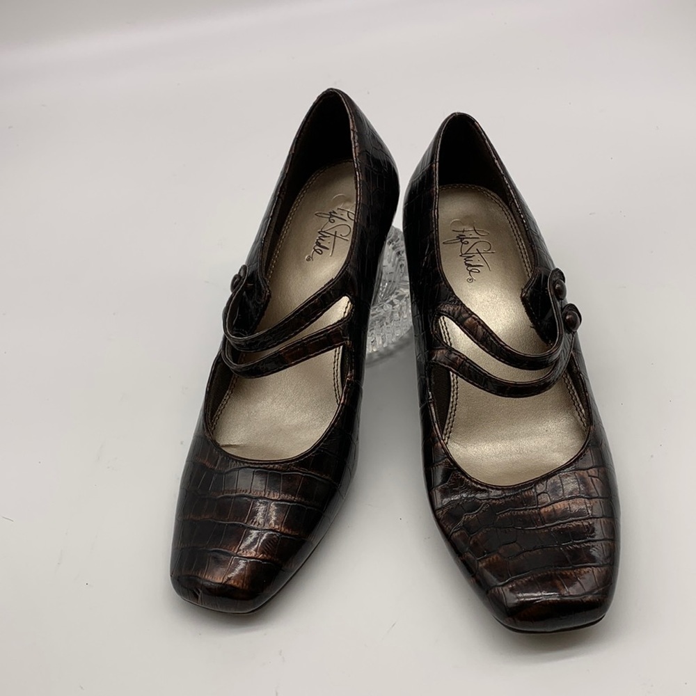 Life Stride "Savannah " Brown faux Croc Shoes size 9M